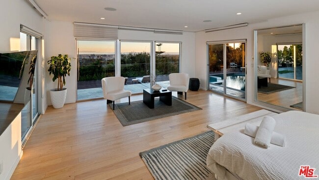 Building Photo - 10134 Angelo View Dr