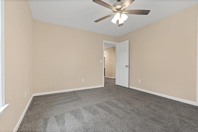 Building Photo - 1618 Ravine Trl