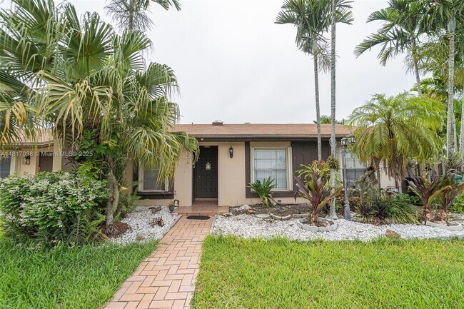 Primary Photo - 12023 SW 110th St Cir E