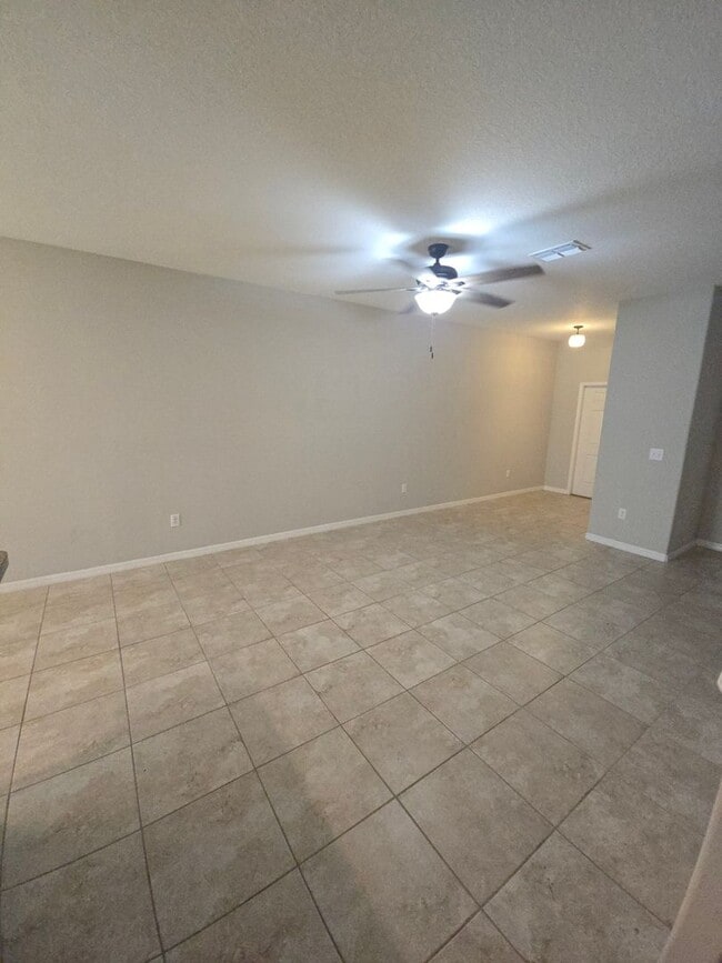 Building Photo - Town House 3/2.5 in Riverview