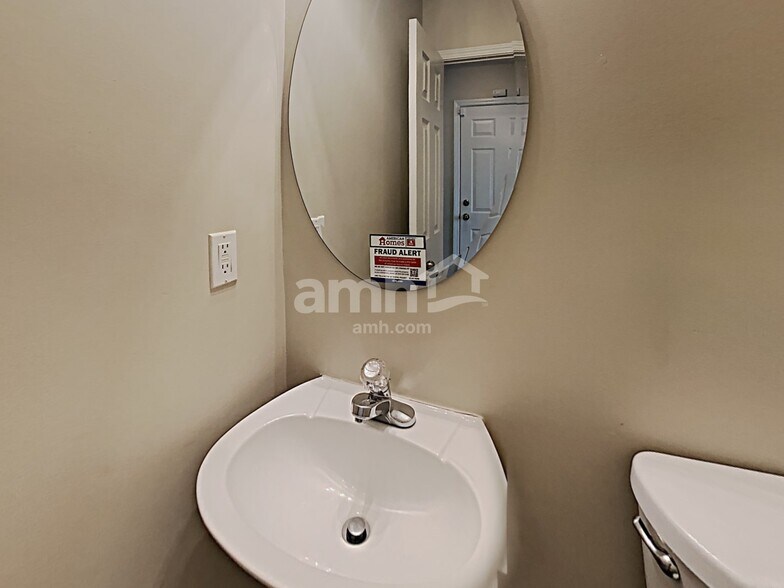 Building Photo - 1558 Great Shoals Cir