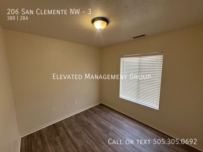 Building Photo - 206 San Clemente Ave NW