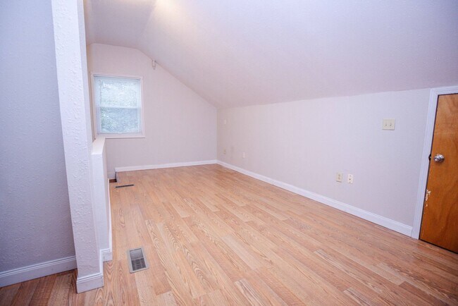 Building Photo - 3416 Chestnut St