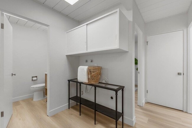 Building Photo - 729 Stendhal Ln