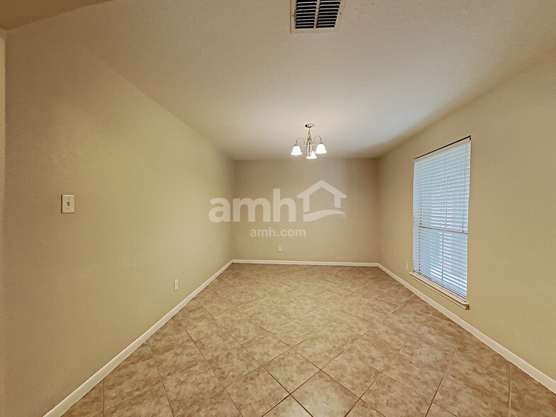 Building Photo - 10615 Bayhill Den
