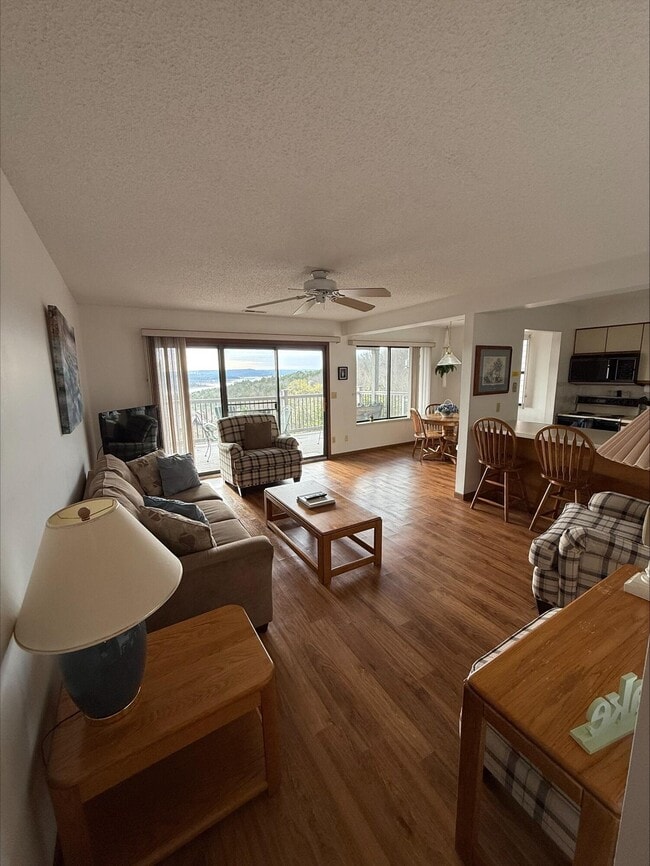 Building Photo - 3 Treehouse Ln