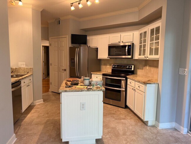 Building Photo - The Preserve at Indigo Run - First Floor with Garage and Screened Porch!