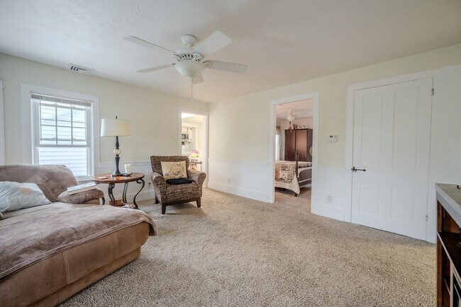 Building Photo - 9 Beach St