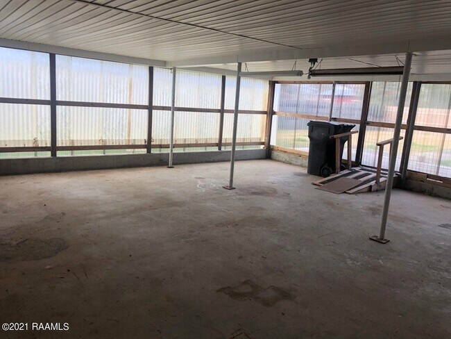 Building Photo - 2809 S Curtis Dr