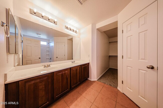 Building Photo - 5318 W Maldonado Rd