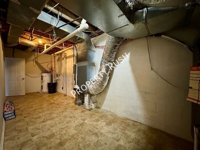 Building Photo - 4320 Ohls Ave