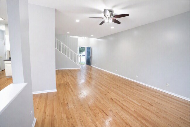 Building Photo - 318 Abington Woods Dr