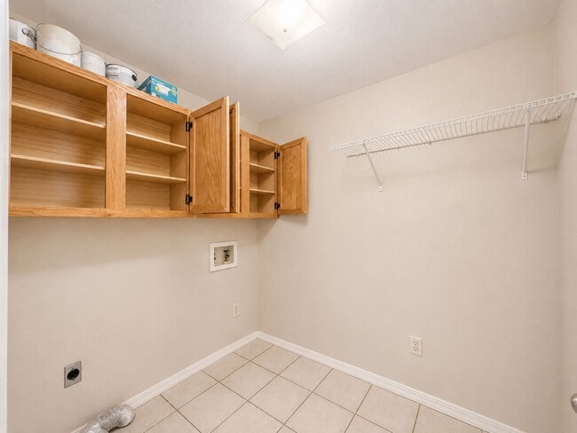 Building Photo - 2 Bedroom/2 Bathroom Apartment in Southside