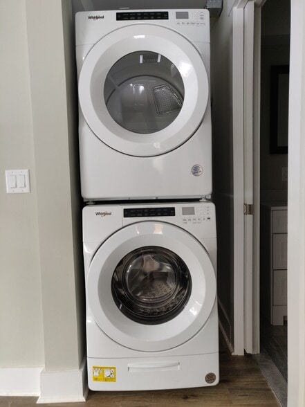 Laundry center - 39 Center of Town Rd
