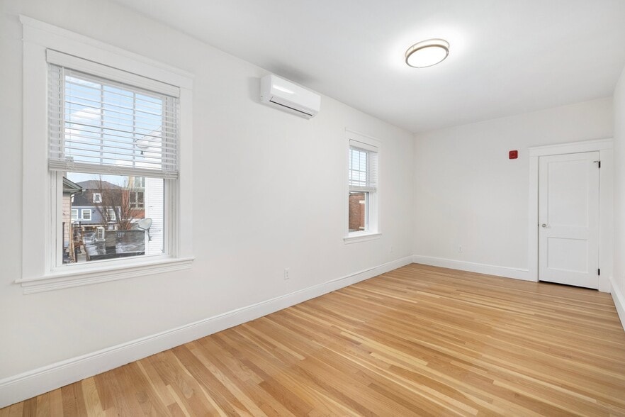 Bedroom - 54 Sutton St