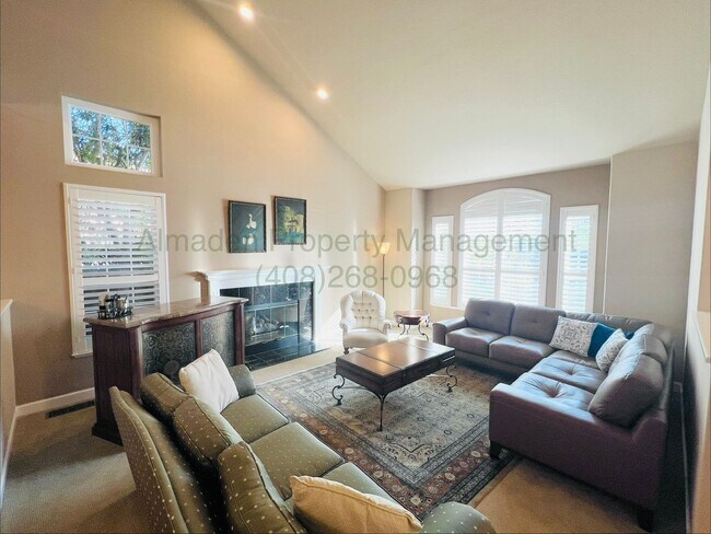 Building Photo - 7000 Sterling Gate Ct