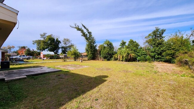 Building Photo - $500 bonus & Cozy 3 bed/1 bath home with s...