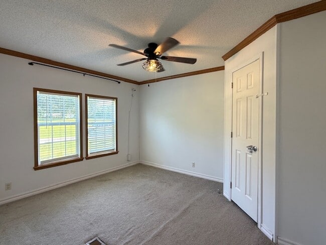 Building Photo - 3 Bed / 2 Bath Home in Desha
