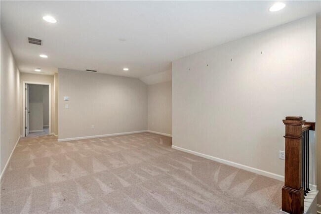 Building Photo - 3430 Steinbeck St