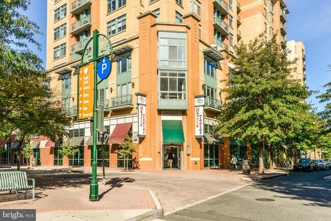 Building Photo - 3057 S Buchanan St