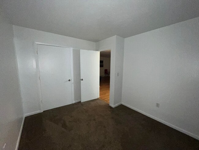 Building Photo - 635 Graham Dr