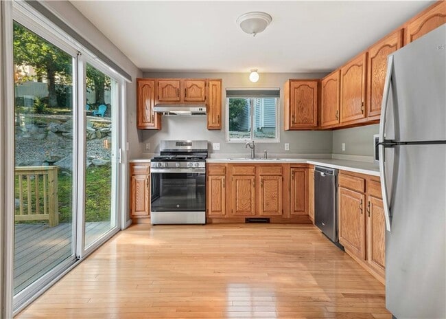 Building Photo - 24 Smith St