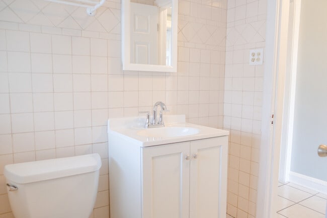 Building Photo - 5445 W 64th St