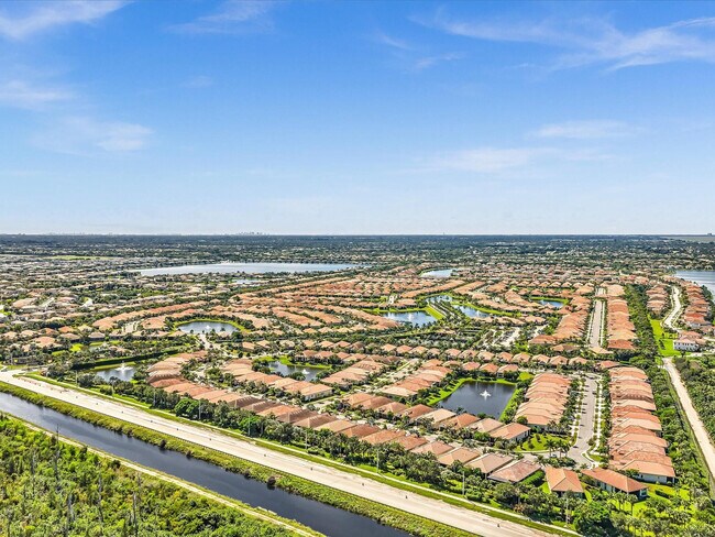 Building Photo - 8928 Bastille Cir E