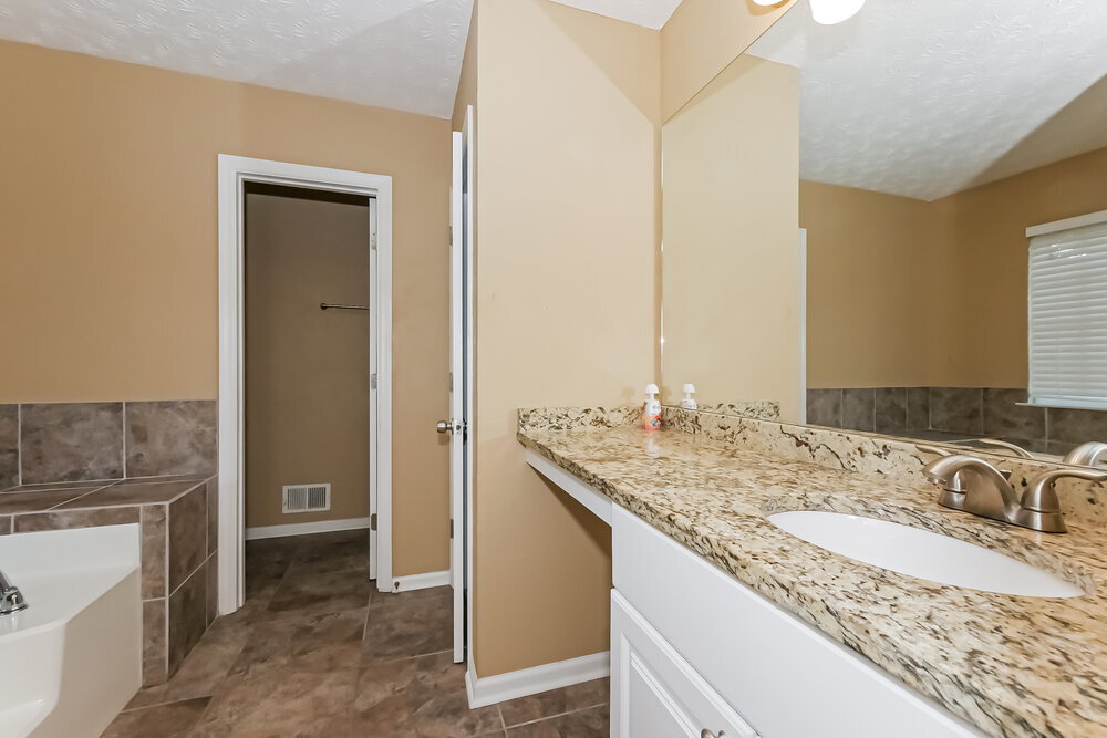 Building Photo - 212 Wildwood Dr