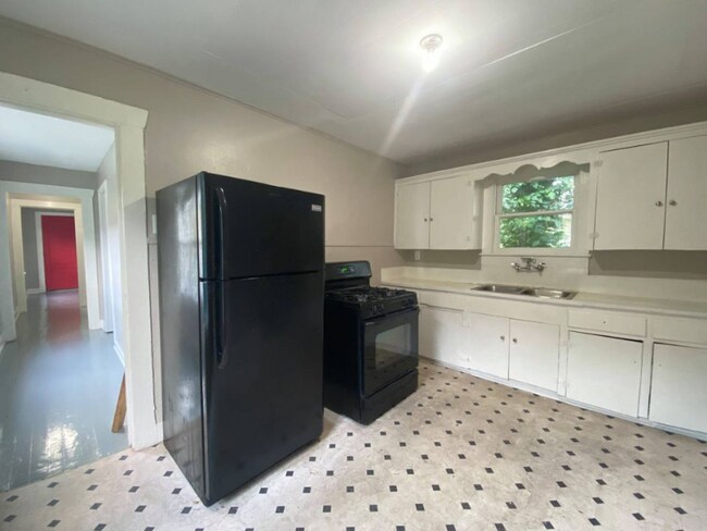 Building Photo - 2208 Semmes St