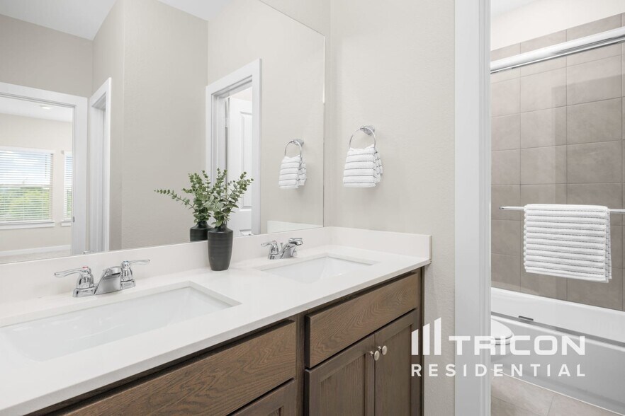 Building Photo - 3031 Whitetail Ln