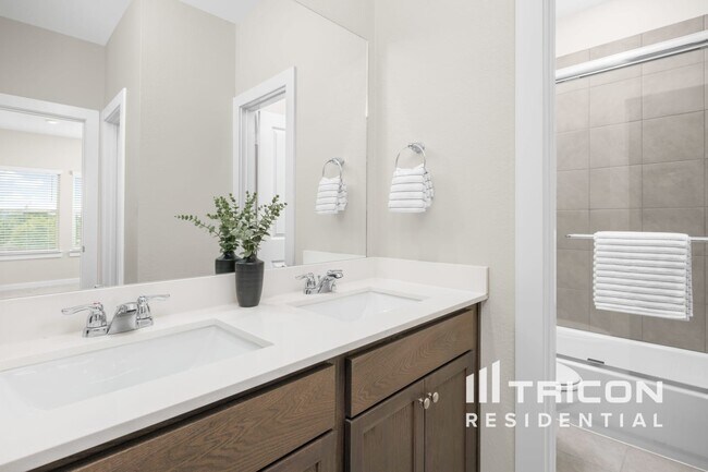 Building Photo - 5468 Sandstone Dr