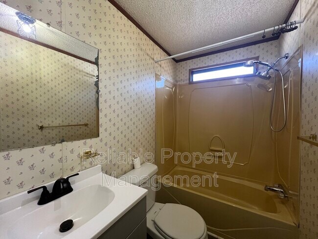 Building Photo - 905 O B J Rd