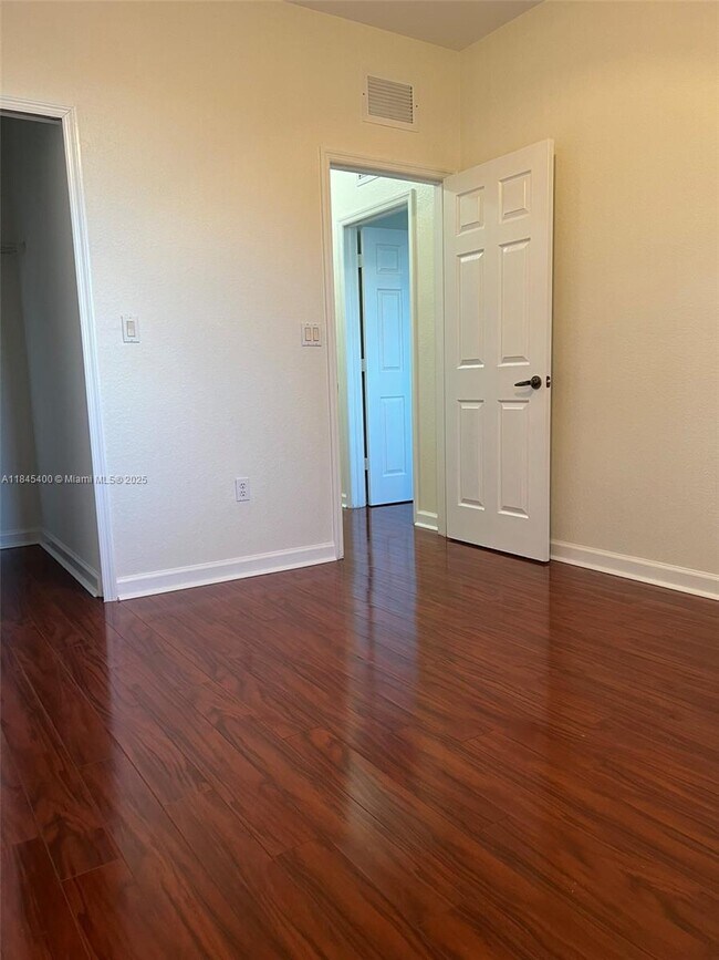 Building Photo - 10861 NW 85th Terrace