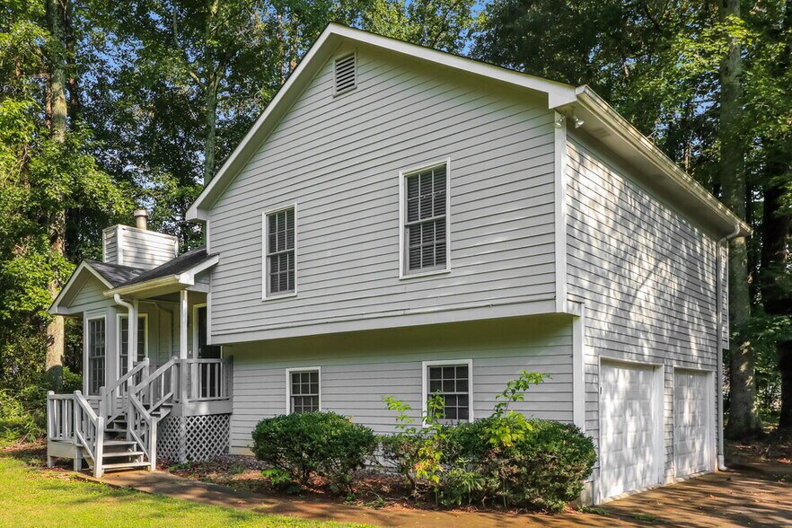 Building Photo - 64 Joy Dr