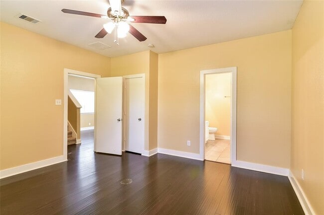 Building Photo - 10750 Cobblecreek Way