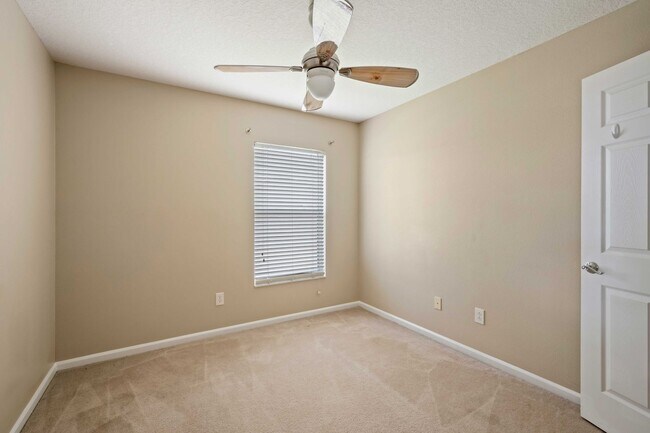 Building Photo - 4/3.5 in Wesley Chapel!