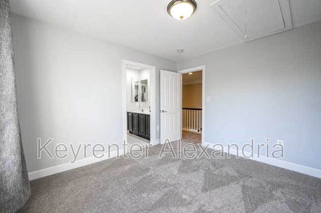 Building Photo - 13568 Heritage Farms Dr