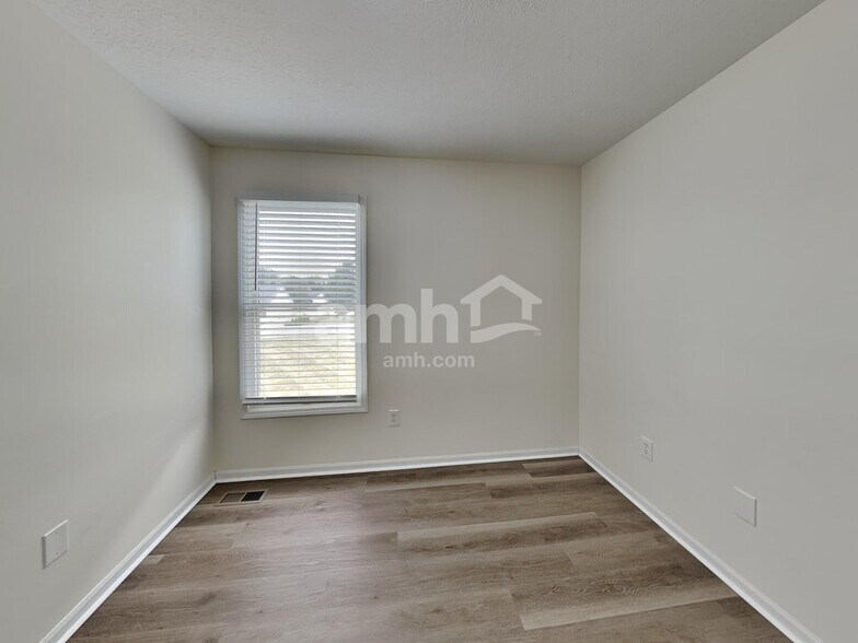 Building Photo - 5605 Stevens Dr
