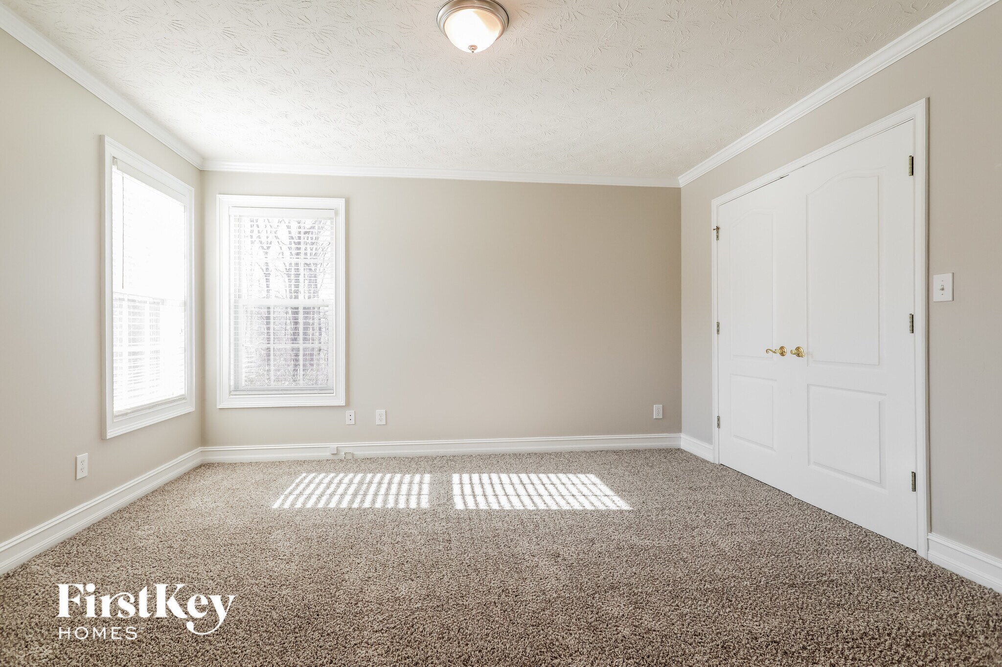 Building Photo - 715 Roland Manor Dr