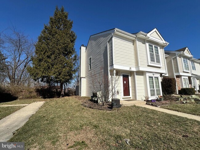 Building Photo - 326 Lancaster Square