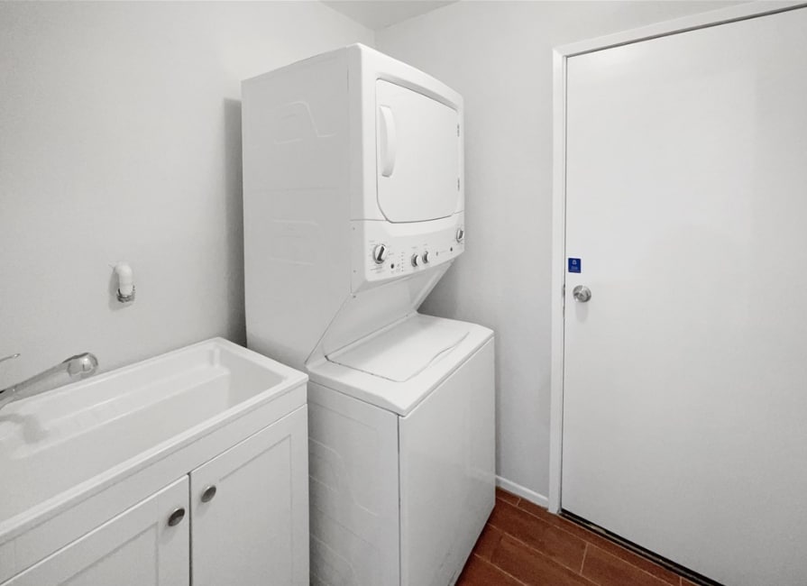 Building Photo - 12362 Highgate Ave