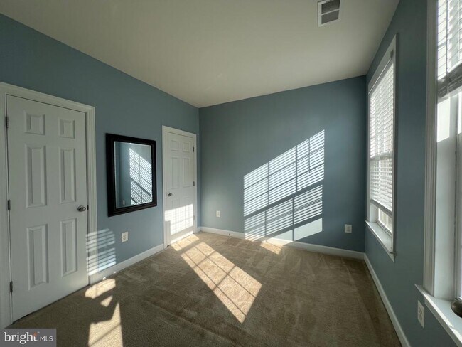 Building Photo - 1542 Kinnaird Terrace NE