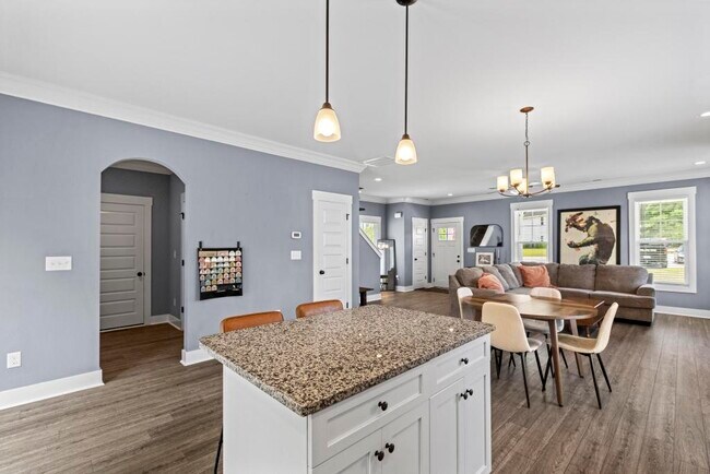 Building Photo - 205 Bangor Ct
