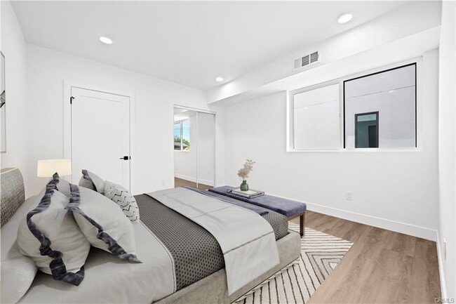 Building Photo - 6704 1/2 Kester Avenue, Los Angeles, CA 91...