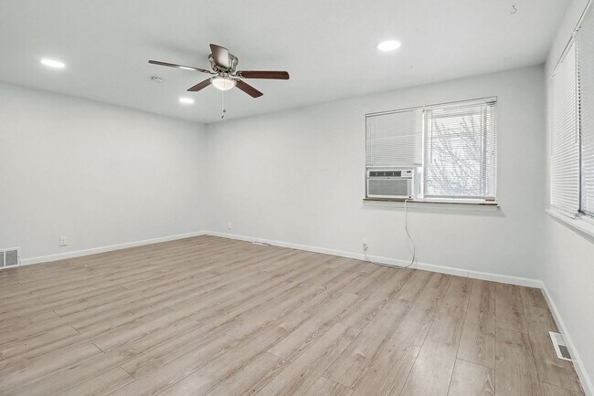 Building Photo - 1714-1716 W 8th St