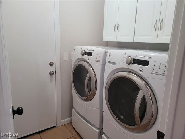 Building Photo - 6277 Elvido Ave