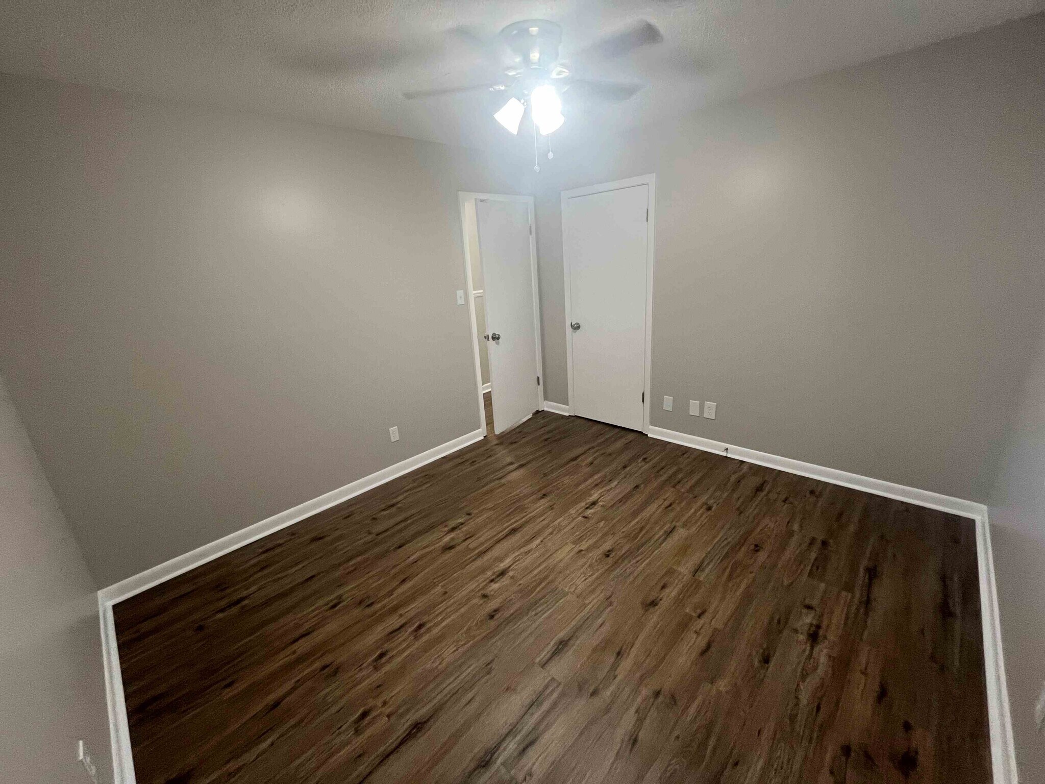 Building Photo - 512 Blaine Dr SW