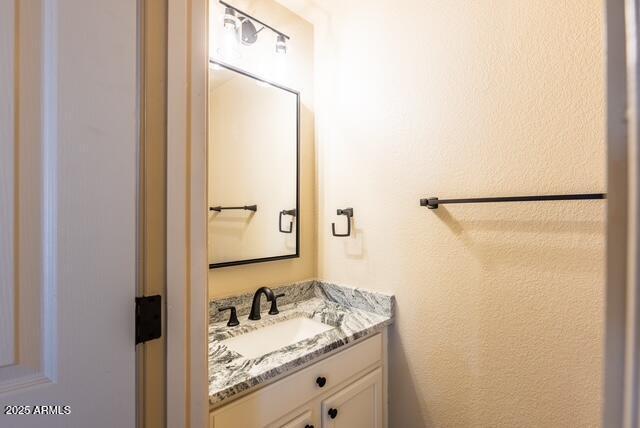Building Photo - 4421 E Lone Cactus Dr