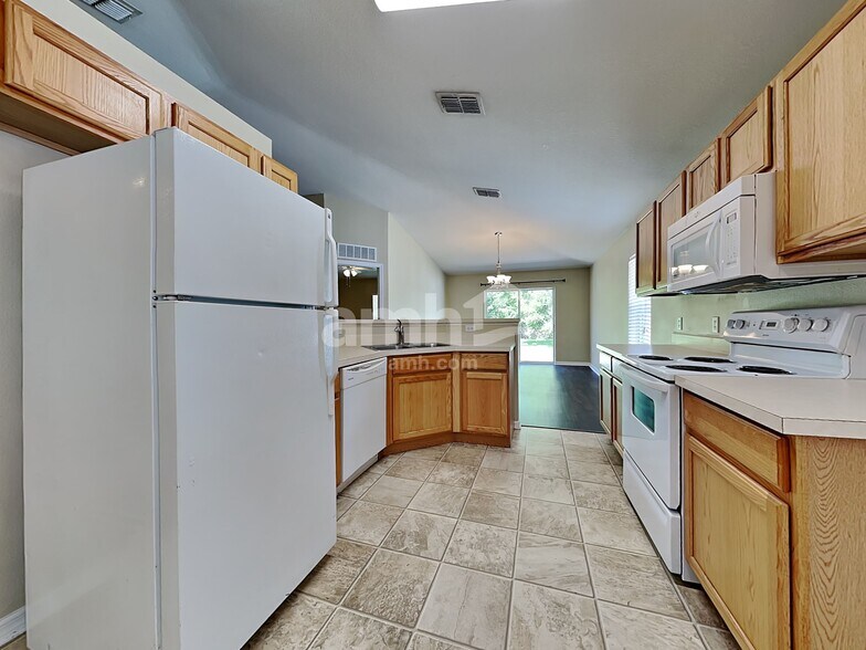 Building Photo - 3245 Helmel Ct